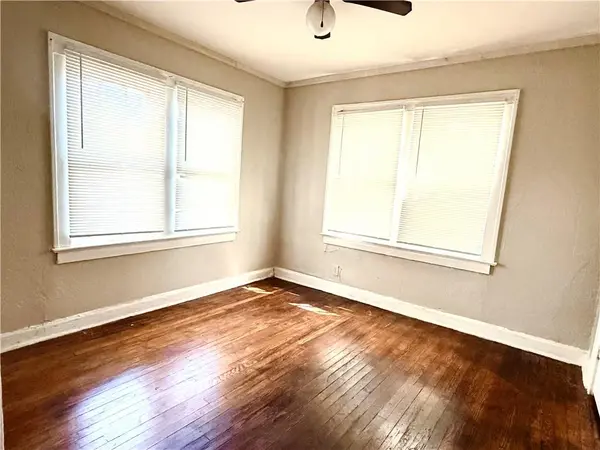 5233 HIGHLAND AVE, Kansas City, MO 64110