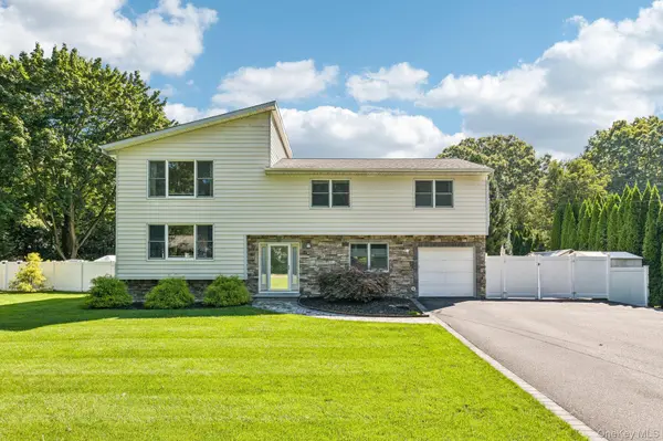 129 Jefferson AVE, Saint James, NY 11780