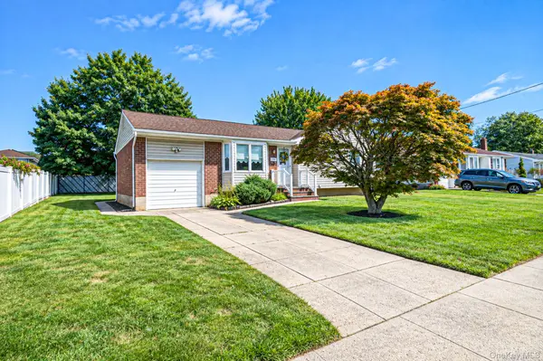 149 Burlington AVE, Deer Park, NY 11729
