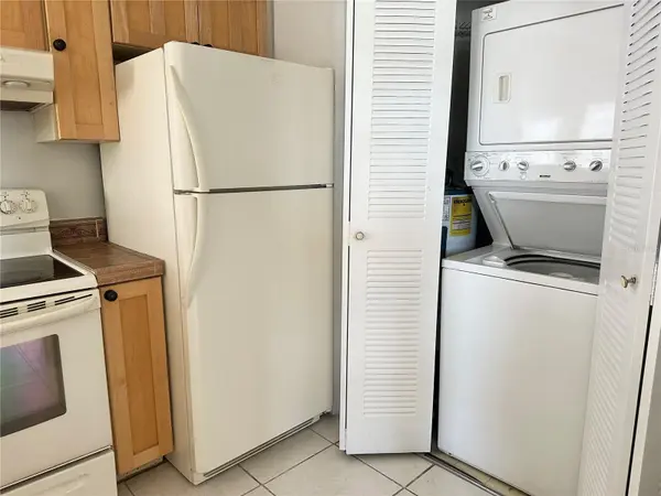 2524 WOODGATE BLVD #201, Orlando, FL 32822