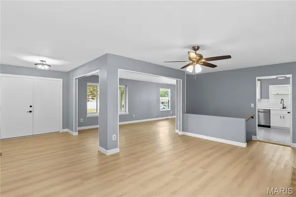 53 W Garden Walk DR, St Peters, MO 63376