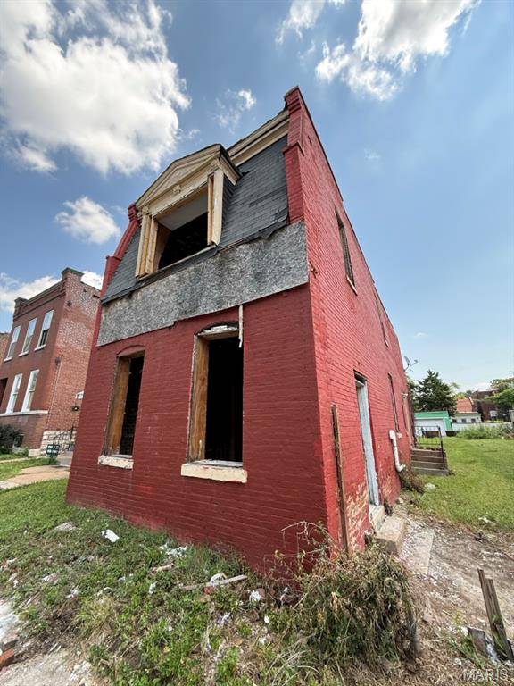 3720 Iowa AVE, St Louis, MO 63118