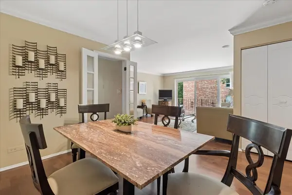 2046 Saint Johns AVE #3H, Highland Park, IL 60035