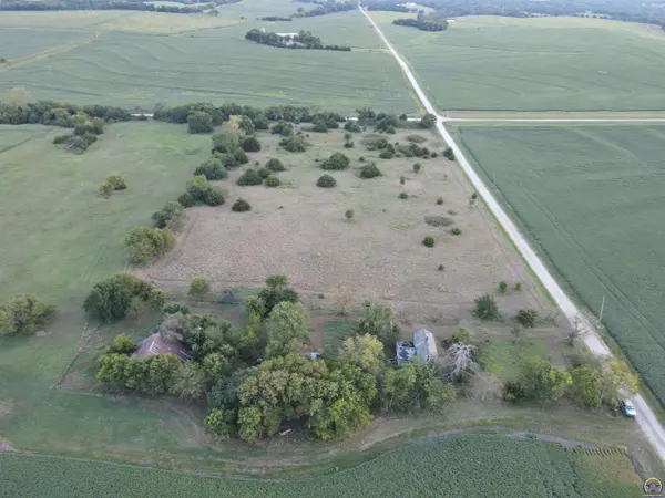 19920 X RD, Holton, KS 66436