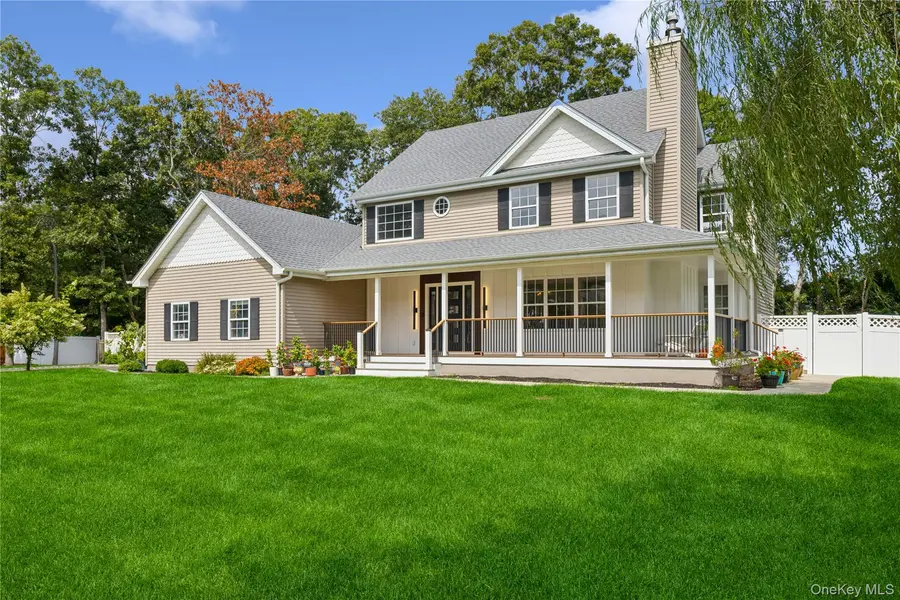 7 Sander CT, Middle Island, NY 11953