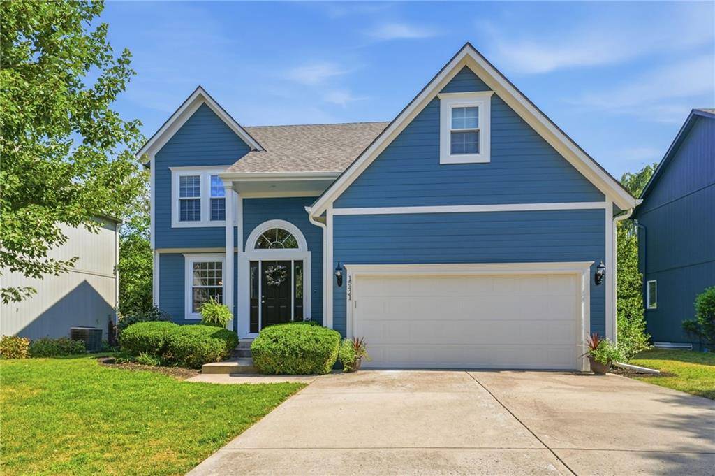 15421 S Alcan ST, Olathe, KS 66062