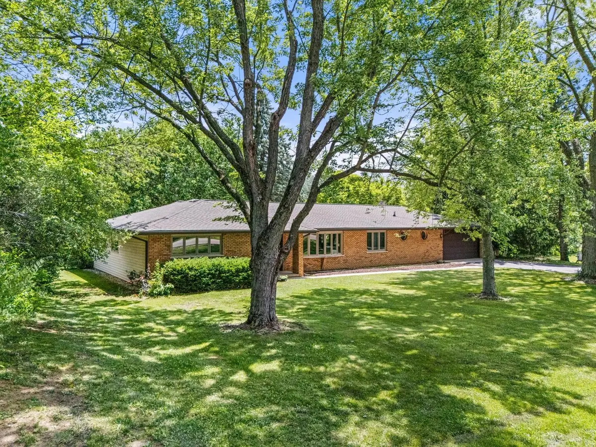 36W186 River Grange RD, St. Charles, IL 60175