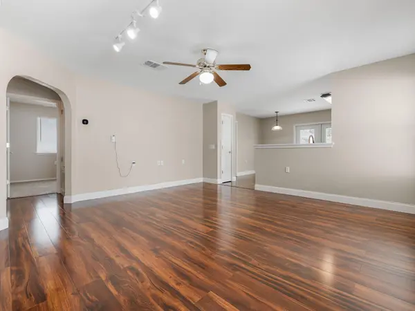 5220 Hutchinson DR, Austin, TX 78723