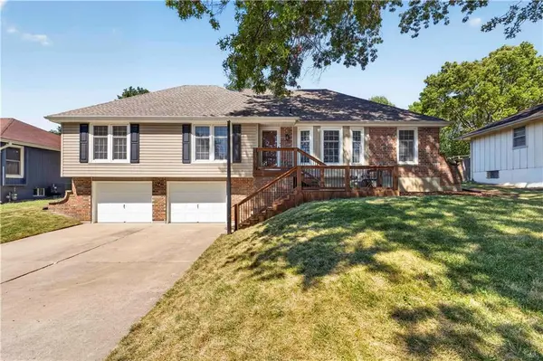 12008 E 54th ST, Kansas City, MO 64133