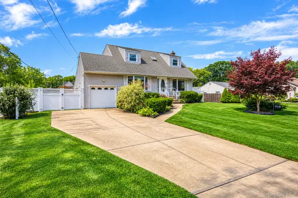616 Pat DR, West Islip, NY 11795