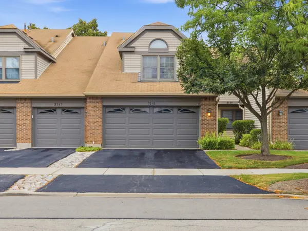 3141 N Daniels CT, Arlington Heights, IL 60004