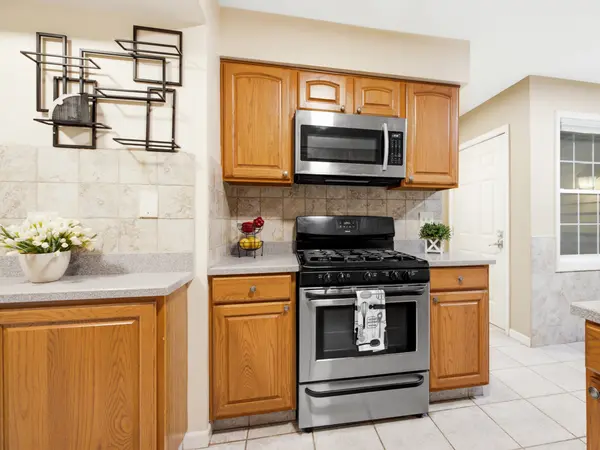 3141 N Daniels CT, Arlington Heights, IL 60004