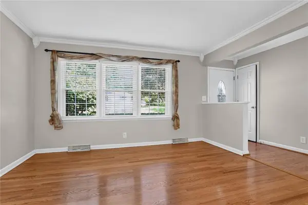 9211 W 76th TER, Overland Park, KS 66204
