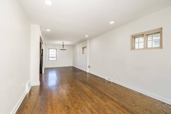 5548 S Kilbourn AVE, Chicago, IL 60629