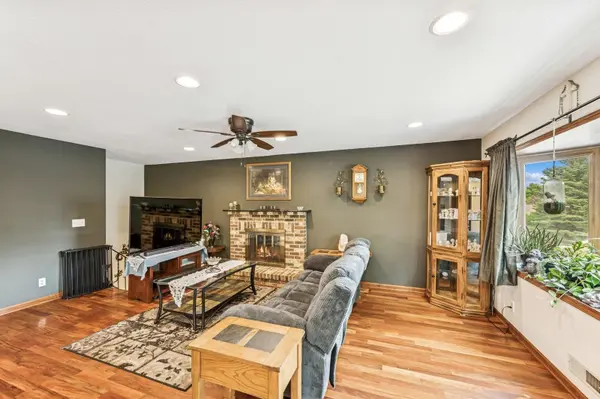 7817 W 103rd ST, Bloomington, MN 55438