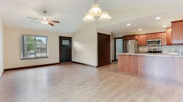 2811 Swallowtail CT, Altoona, WI 54720