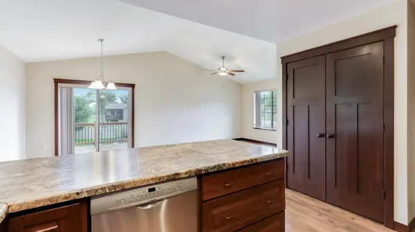 2811 Swallowtail CT, Altoona, WI 54720