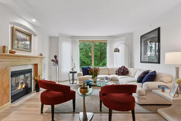 11484 Fairfield RD W #301, Minnetonka, MN 55305