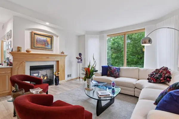 11484 Fairfield RD W #301, Minnetonka, MN 55305