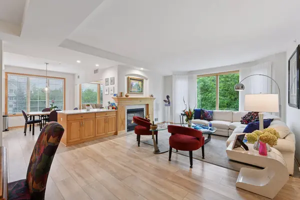 11484 Fairfield RD W #301, Minnetonka, MN 55305