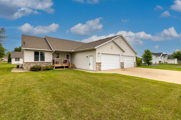 656 Obrien Pkwy, Belle Plaine, MN 56011