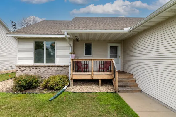 656 Obrien Pkwy, Belle Plaine, MN 56011