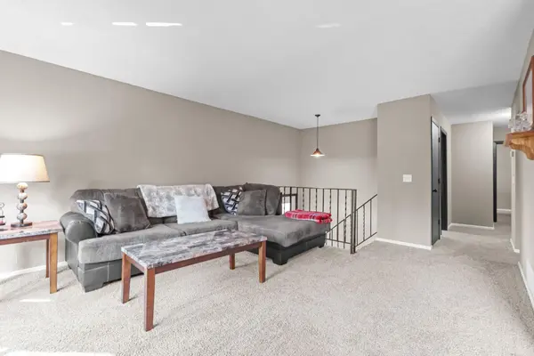 9915 106th PL N, Maple Grove, MN 55369
