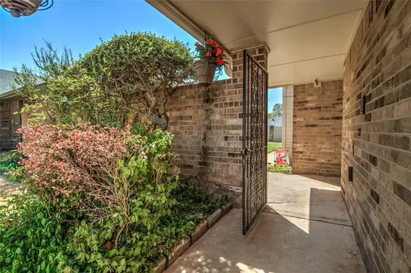 528 NW 142nd ST, Edmond, OK 73013