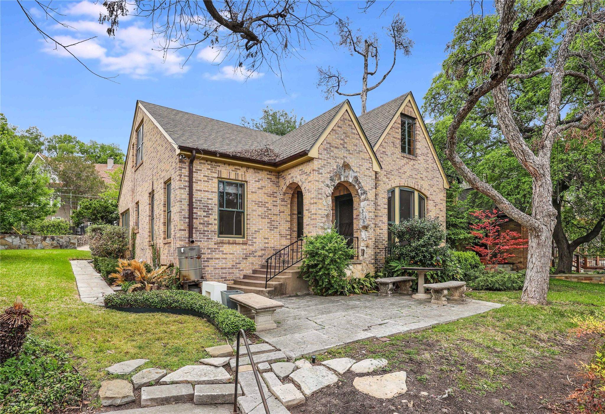 2206 Parkway, Austin, TX 78703