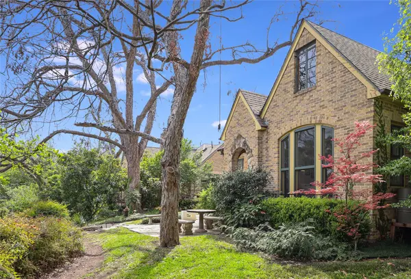 2206 Parkway, Austin, TX 78703