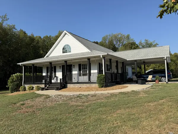 305 Maxwell Branch Rd, Cottontown, TN 37048