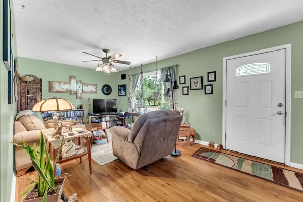 2556 S Westwood AVE, Springfield, MO 65807