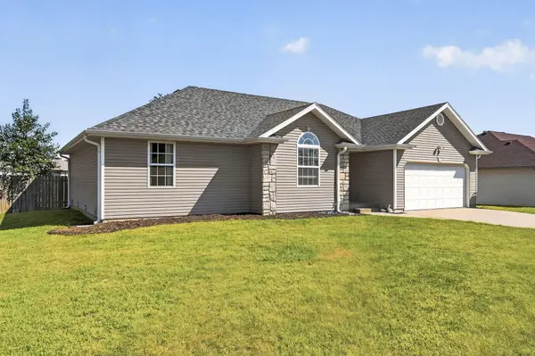 5593 W Lombard ST, Springfield, MO 65802