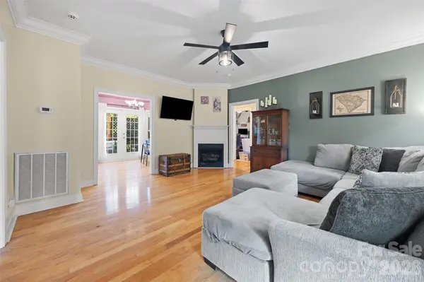210 Pinewood LN, Rock Hill, SC 29730