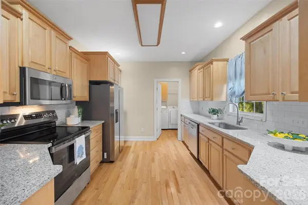 210 Pinewood LN, Rock Hill, SC 29730