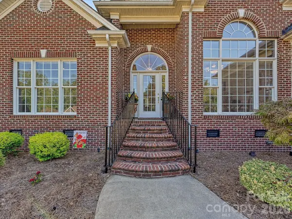 5125 WALNUT GROVE CT, Mount Holly, NC 28120