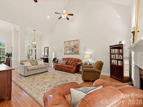 5125 WALNUT GROVE CT, Mount Holly, NC 28120