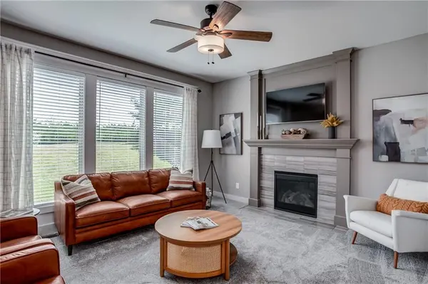 6011 NW 92nd TER, Kansas City, MO 64154