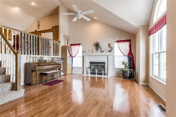 519 E 123rd TER, Kansas City, MO 64145