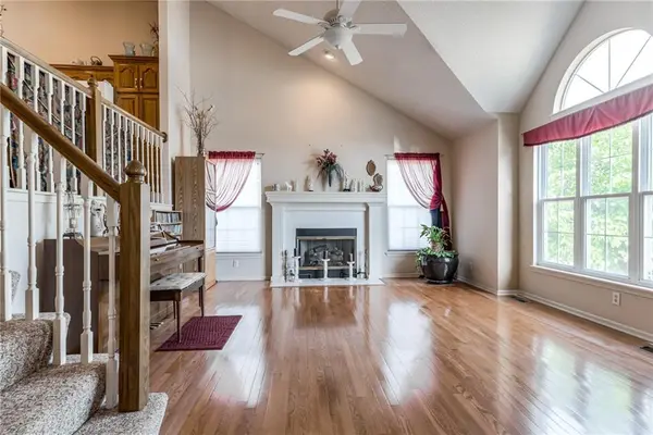 519 E 123rd TER, Kansas City, MO 64145