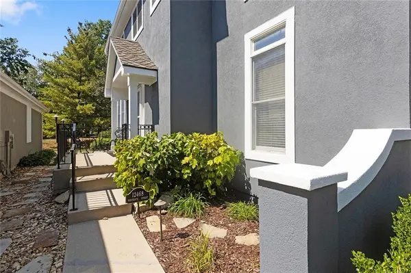 12468 Westgate ST, Overland Park, KS 66213