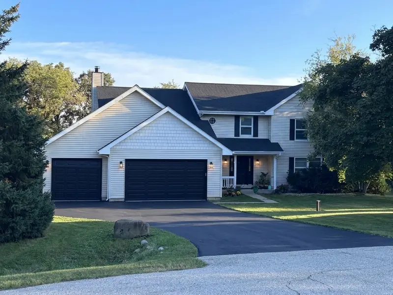 1903 Lands CT, Crystal Lake, IL 60012