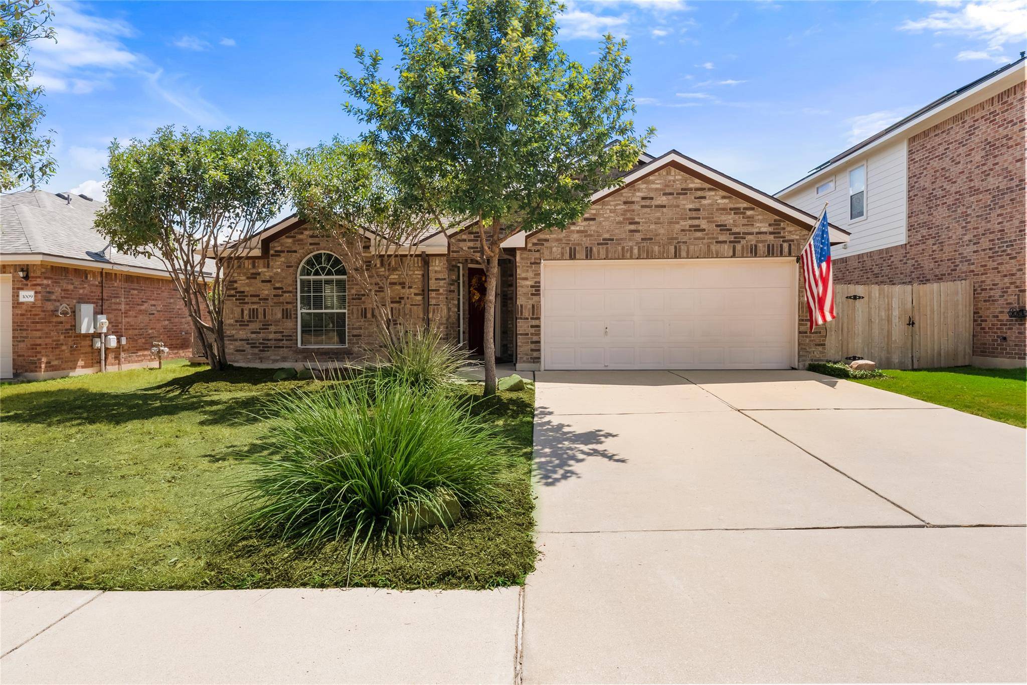 1005 Zeus CIR, Round Rock, TX 78665