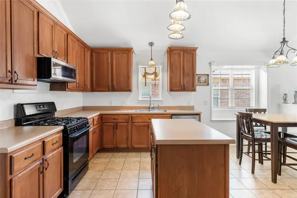 1005 Zeus CIR, Round Rock, TX 78664