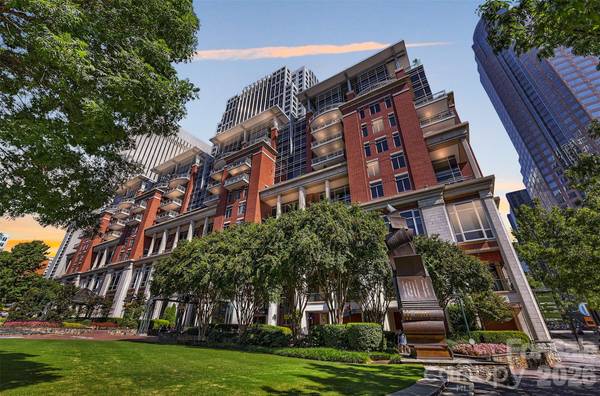 435 S Tryon ST #703, Charlotte, NC 28202