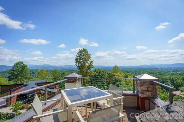 4 Chimney Crest DR #J, Asheville, NC 28806