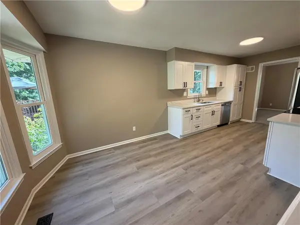 5829 N Norton AVE, Gladstone, MO 64119