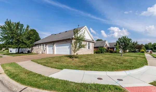 9120 Clear Creek DR, Evansville, IN 47711