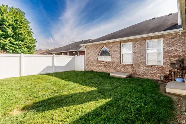 9120 Clear Creek DR, Evansville, IN 47711