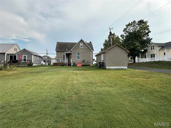 501 E Main ST, Steeleville, IL 62288